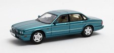 Jaguar XJR X300 turquoise -