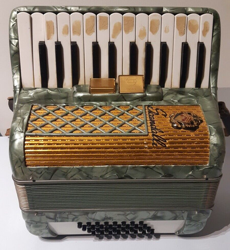 Accordéon scandalli made - made, in
