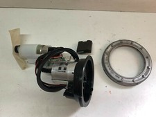 UNE POMPE A ESSENCE FUEL PUMP