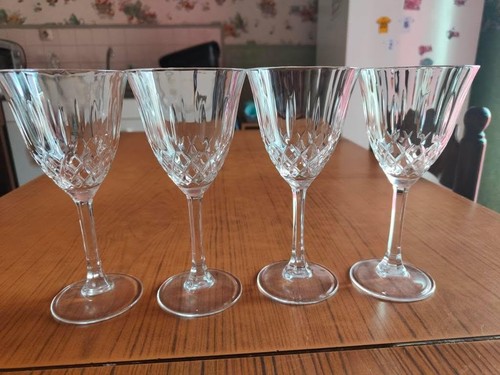 Lot verres à vin - de,