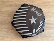 UN COUVERCLE CARTER D