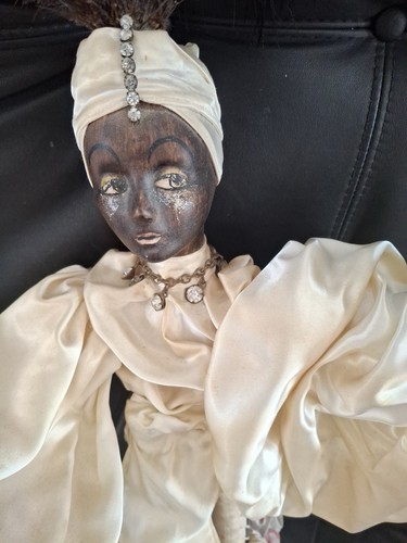 Poupee artiste ancienne de - poupee, d’artiste