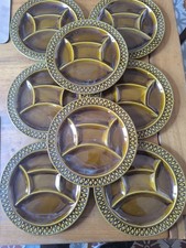 Huit Assiettes  À Fondue