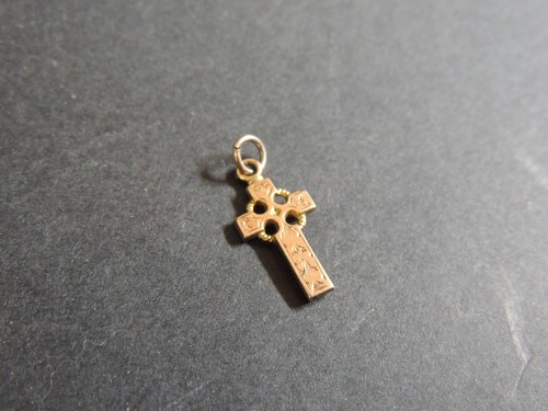 Pendentif croix ancienne - croix,