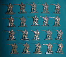 20 OLD SMALL LEAD SOLDIERS SECESSION SOUTH NORTH. HALF ROUND BUMP . 40mm