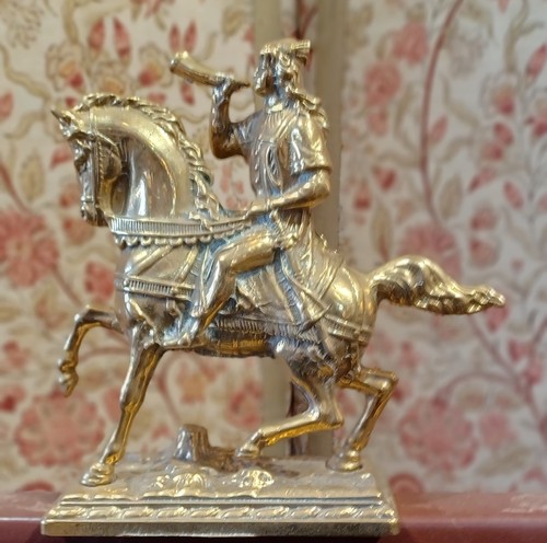 Statue bronze un guerrier - statue, en