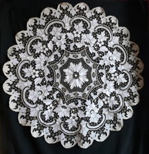 Grand napperon rond au point