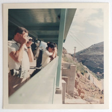 Vacanciers vue photo jumelles - Photo vintage snapshot Chine