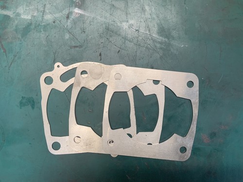 Cale haut moteur 250 - haut,