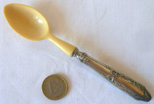 CUILLÈRE À BOUILLIE DÉBUT
