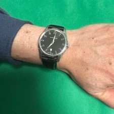 Authentique montre-bracelet