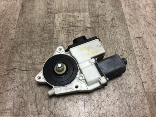 Moteur leve vitre avant droit