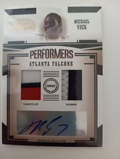 2005 Donruss Gridiron Gear Performers Michael Vick Autograph & Patch /22 P-35