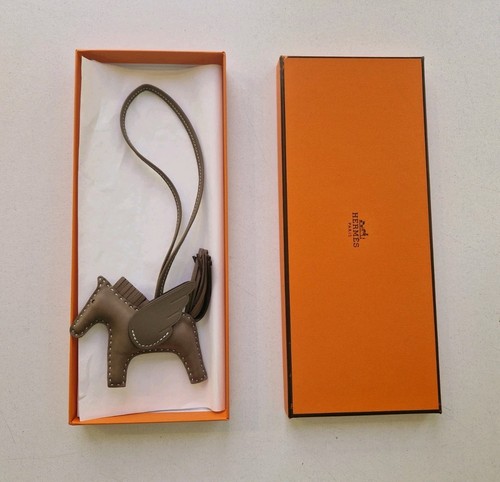 Gri charm hermes - hermes, rodéo