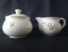 Ensemble ancien pot à lait