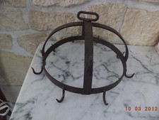 ANCIENNE COURONNE D'OFFICE  - XIX e FER FORGÉ cuisine, boucherie...