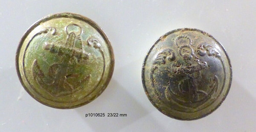 Tres anciens boutons - 2,