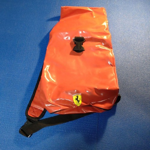 Ferrari body bag rouge
