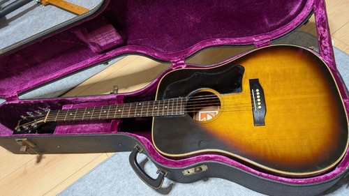 Guitare acoustique vintage