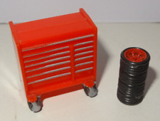 Workshop Handmaid Lot + 4 Wheel Battery - Disney - Pixar - Cars - 1/55