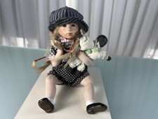 Poupée d'artiste poupée en