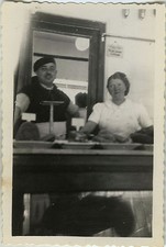 ANTIQUE PHOTO - VINTAGE SNAPSHOT - BUTCHER SHOP BUTCHER STORE DISPLAY - BUTCHER