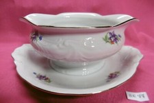 ancienne saucière en porcelaine de Walbrzych de Pologne, vers 1960  (BE77)