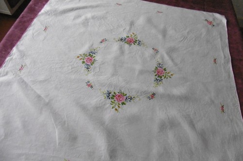 Nappe vintage brodée main - , au