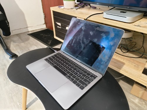 Macbook pro 2017 i7 16go - pro,