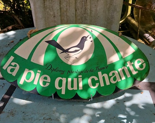 Tôle peinte pie - qui, chante