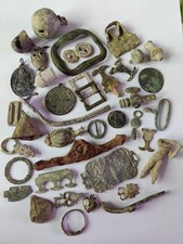 Lot D Objets Médiévaux Et