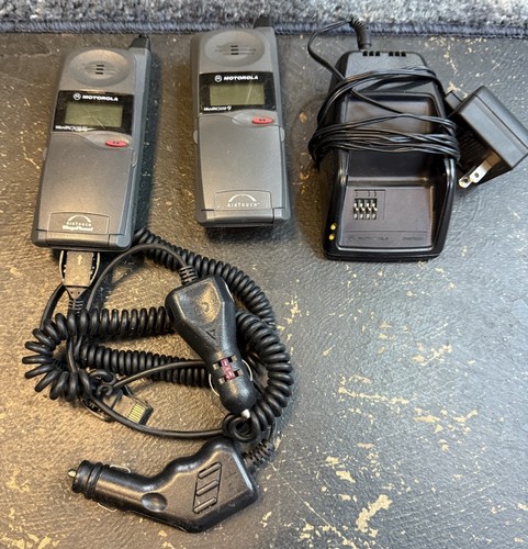 Two motorola microtac dpc - microtac, 650