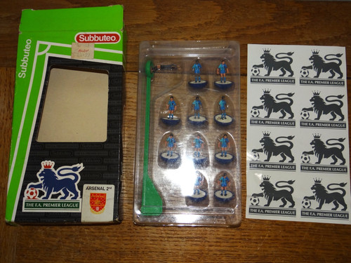 Boite ancienne subbuteo - boite,