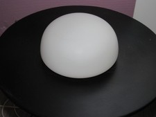 PLAFONNIER APPLIQUE VINTAGE EN OPALINE DEMI LUNE Ø 15 cm -  1960