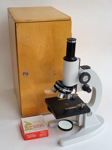 Superbe microscope monoculaire - superbe,