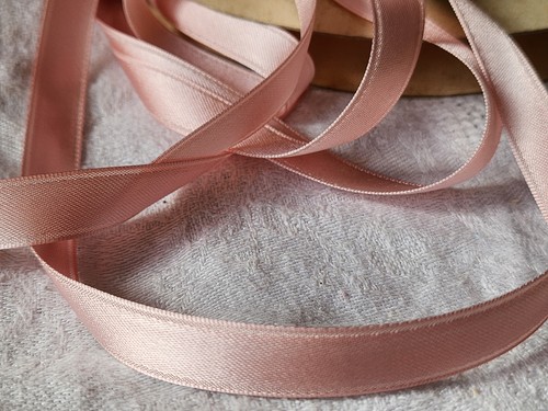 Ruban fin ancien rayonne - , rose