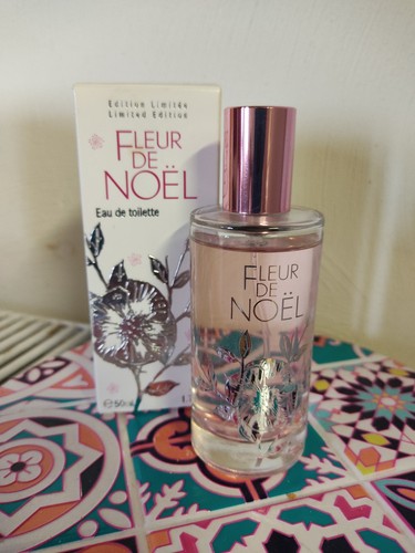 Eau toilette fleur noel - toilette,