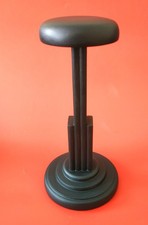 PORTE CHAPEAU/ Présentoir  en