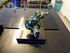 serre livre presse papier art