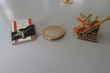 2 pin s badge broche musique festival des cordes de Mirecourt violon 1992 bazin
