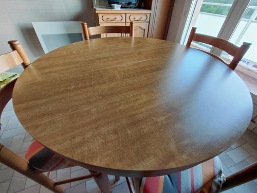 Lot une très - lot, table