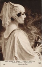 CPA AK Salon de Paris E. SONREL LE BRULE PARFUMS (929649)