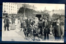 CPA de LYON LA VOITURE AUX CHEVRES  1 pli d'angle                      REFCP3