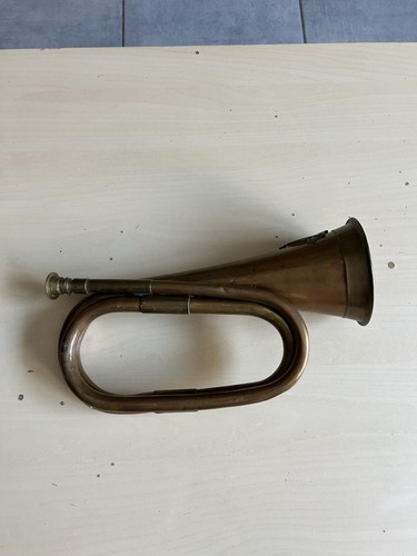 Ancien clairon militaire