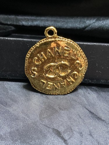 Collier broche ronde CHANEL