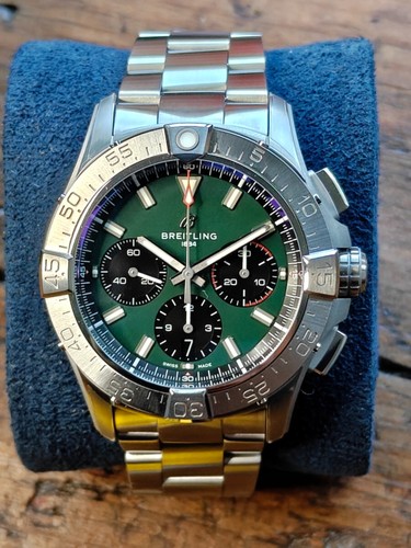 Breitling avenger green dial - green,