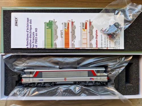 Models 10493 locomotive bb - ls,