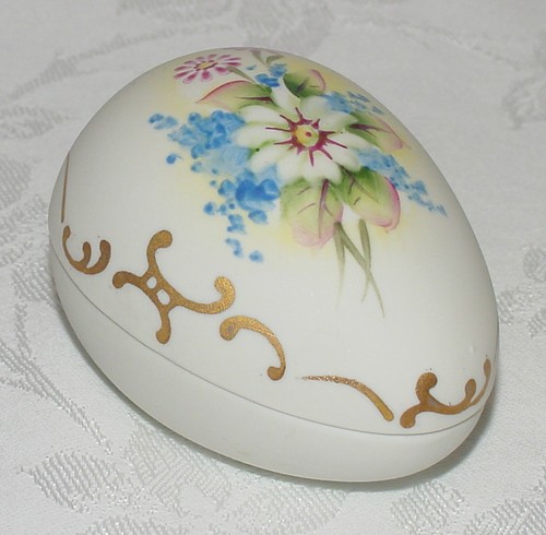 Perfect vintage lefton - perfect,