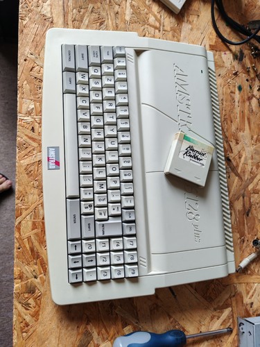 Amstrad 6128 plus clavier