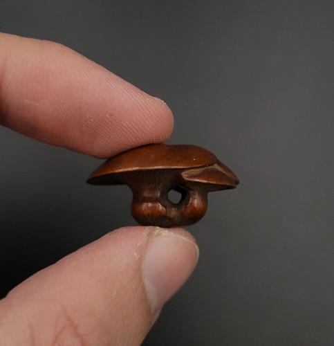Netsuke trois champignons - trois,